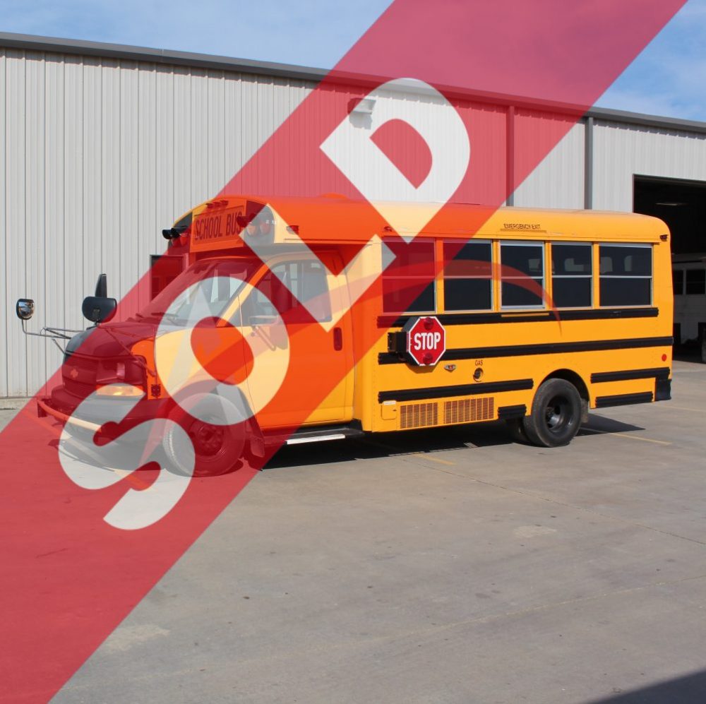 2014 Chevy Minotour 10 Pass+2 W/C