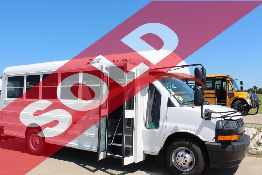 2020 Chevy Minotour 14-Passenger