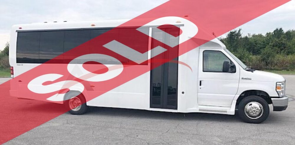 2020 Ford E450 23 Passenger - GX1