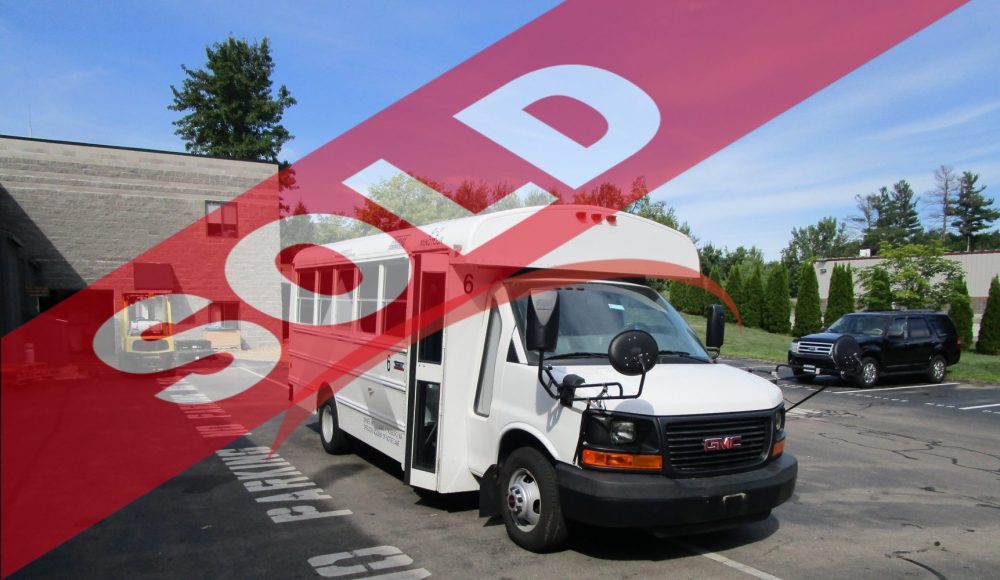2015 GMC Minotour 14 Passenger - 3151