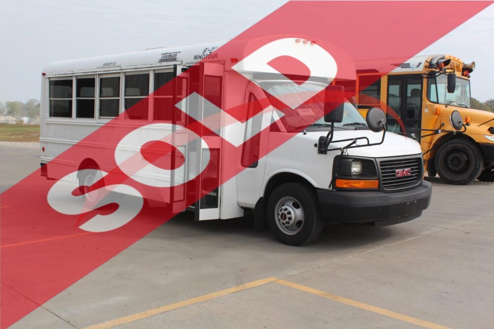 2015 GMC Minotour 14 Passenger - 3150