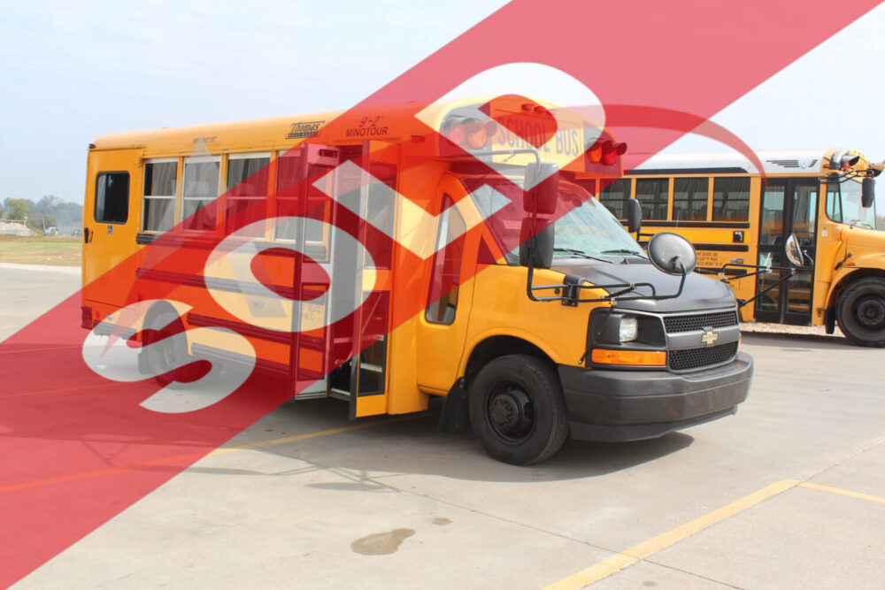 2017 Chevy Thomas Minotour 18/9 Passenger + 1/2 Wheelchair - 3154