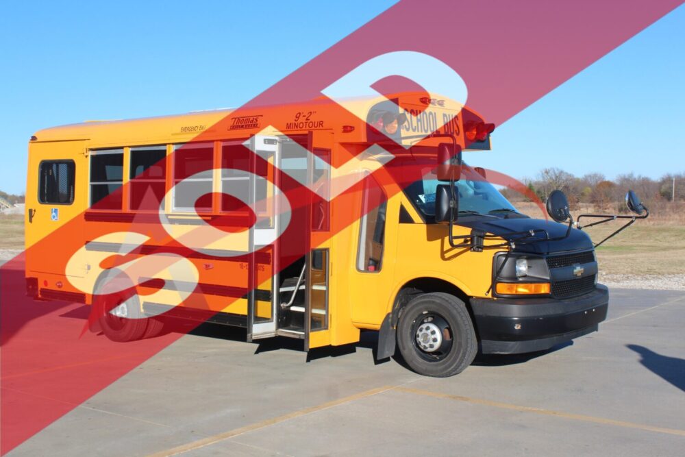 2017 Chevy Thomas Minotour 18/9 Passenger + 1/2 Wheelchair - 3157