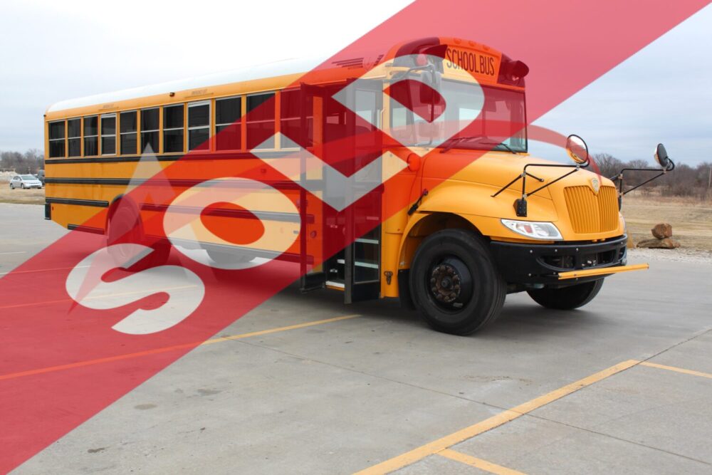 2015 International CE 65 Passenger - 3161