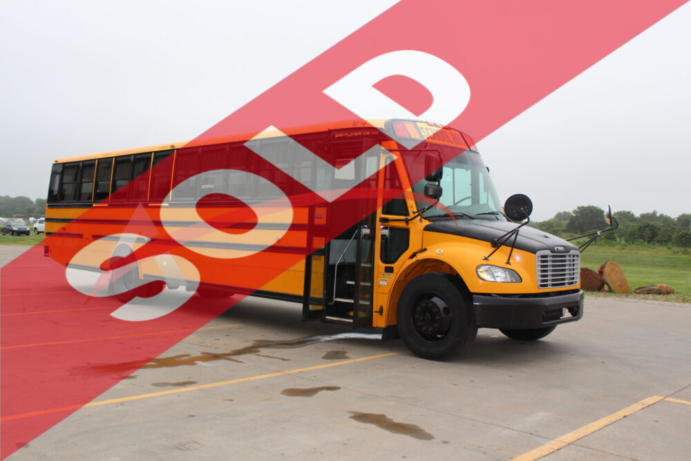 2016 Thomas Saf-T-Liner C2 77 Passenger - 3175