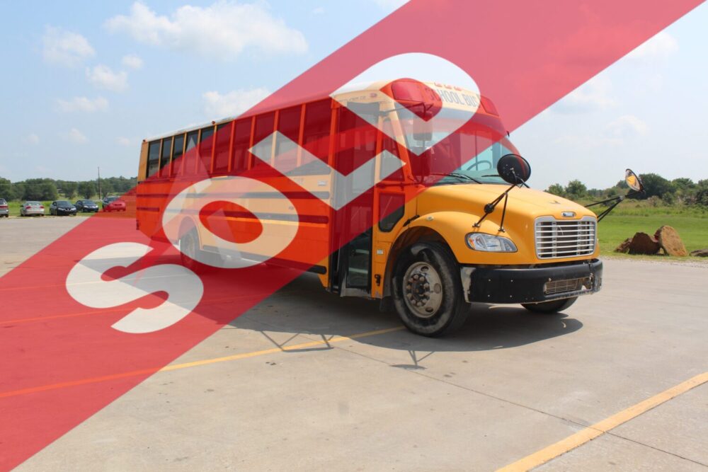 2016 Thomas Saf-T-Liner C2 72 Passenger - 3357