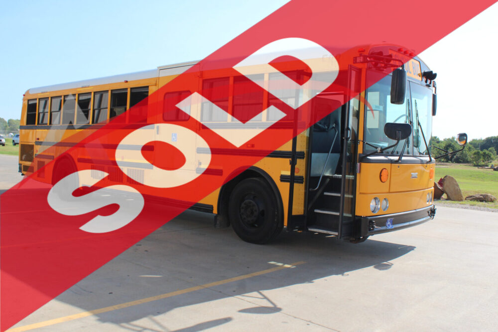 2016 Thomas Saf-T-Liner HDX 38 Passenger + 3 Wheelchair - 3499