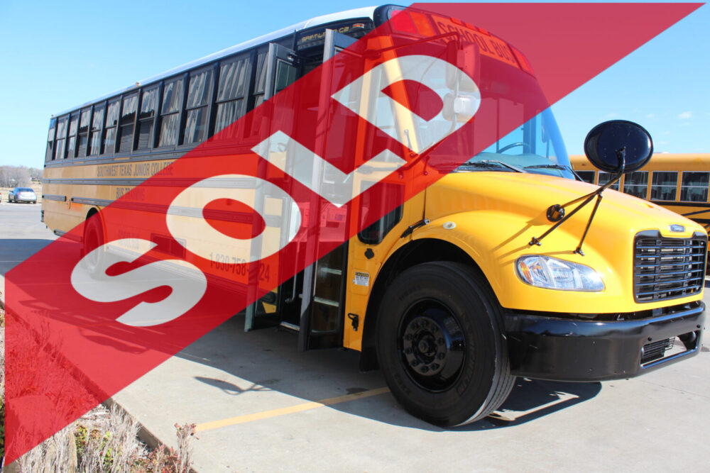 2017 Thomas Saf-T-Liner C2 77 Passenger - 3648