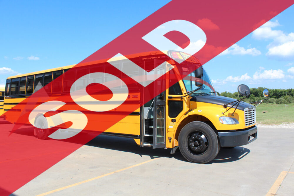 2017 Thomas Saf-T-Liner C2 77 Passenger - 3649