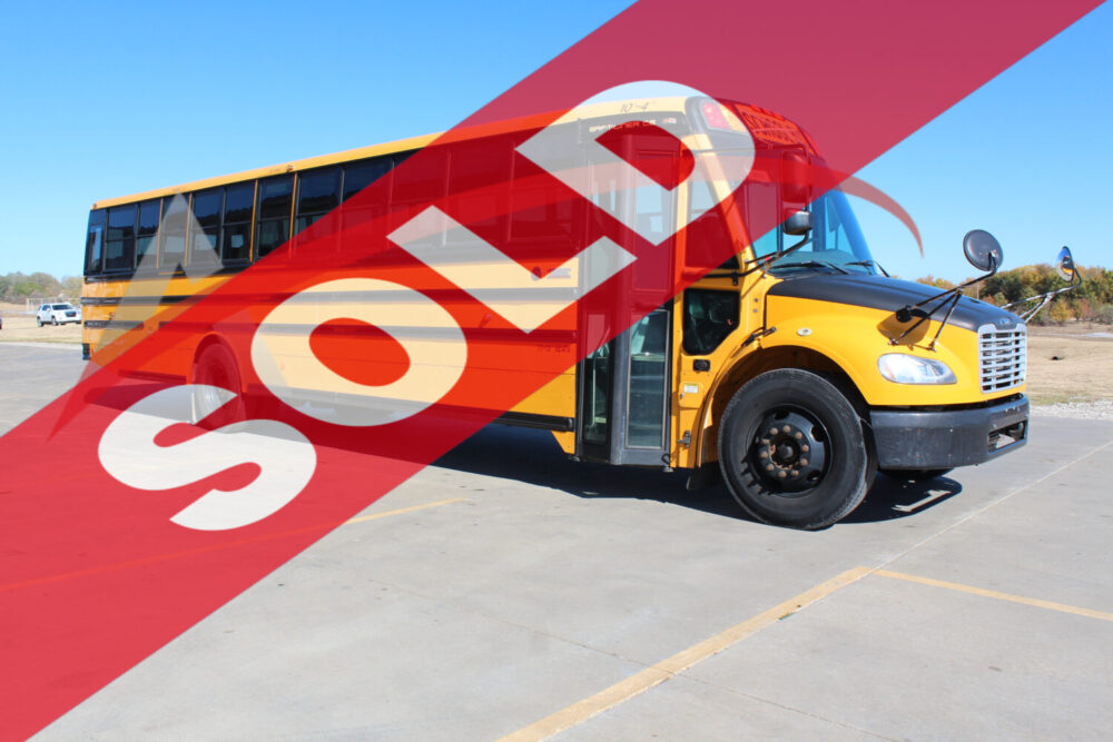 2017 Thomas Saf-T-Liner C2 77 Passenger - 3650