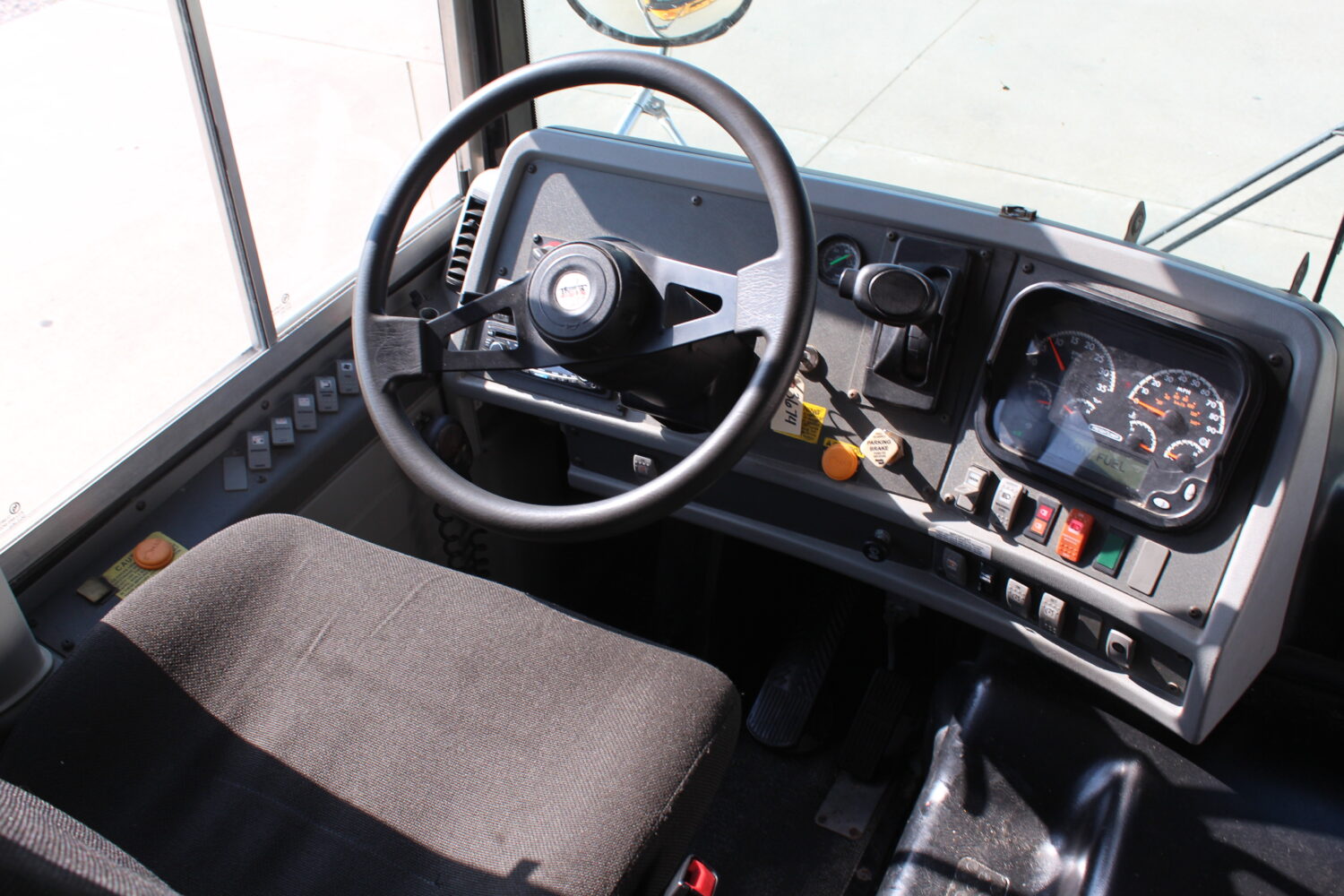 2017 Thomas Saf-T-Liner EFX 83 Passenger - 3672