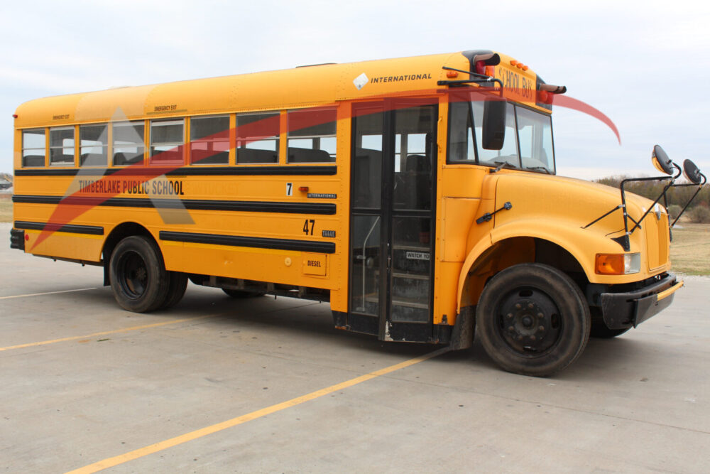 2002 International CE 47 Passenger - 3657