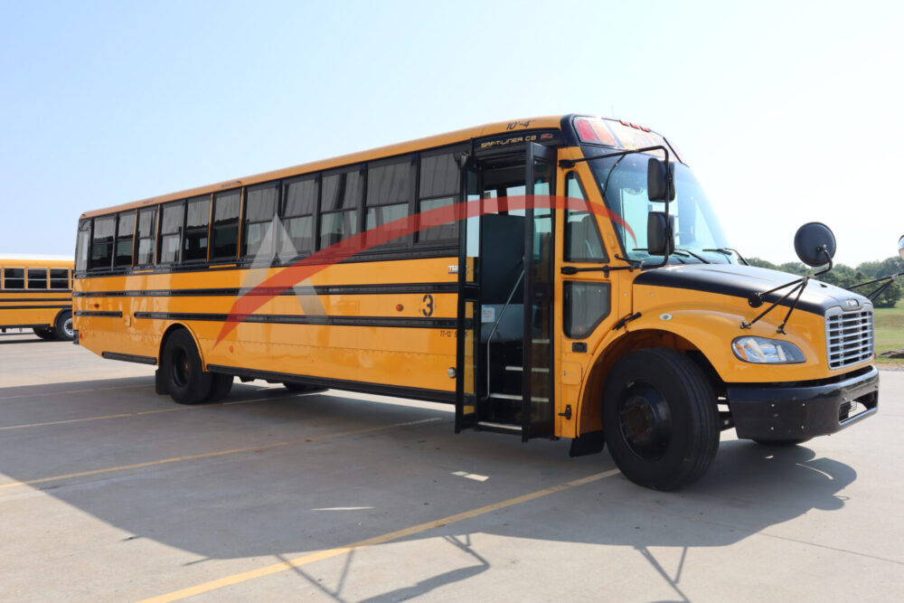 2018 Thomas Saf-T-Liner C2 77 Passenger - 3851