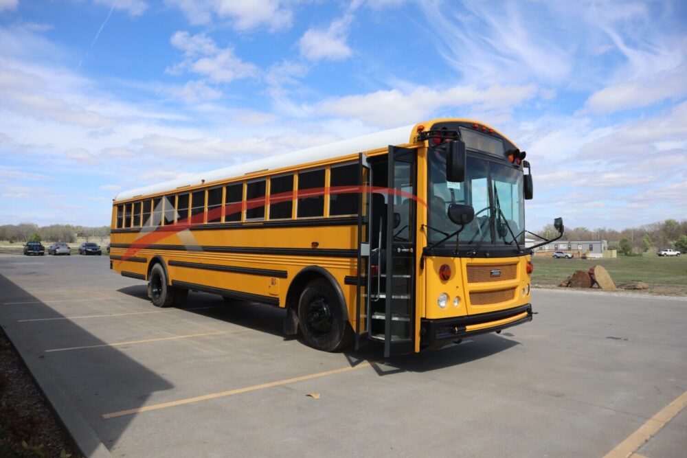 2018 Thomas Saf-T-Liner EFX 83 Passenger - 3990