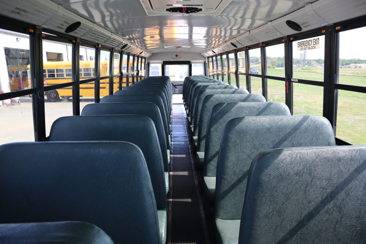 2018 Thomas Saf-T-Liner C2 77 Passenger - 3988