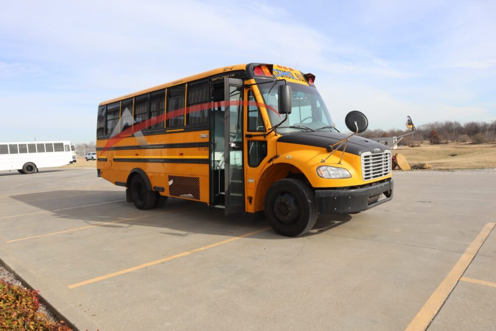 2019 Thomas Saf-T-Liner C2 43 Passenger - 4025