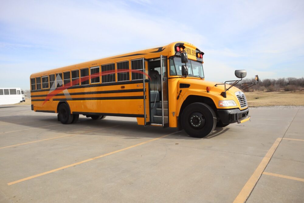 2019 Blue Bird Vision 71 Passenger - 4043