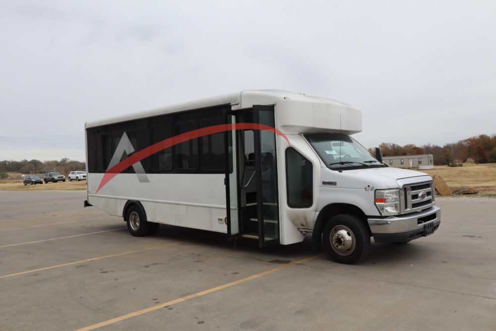 2015 Turtle Top Shuttle 27 Passenger- 4060