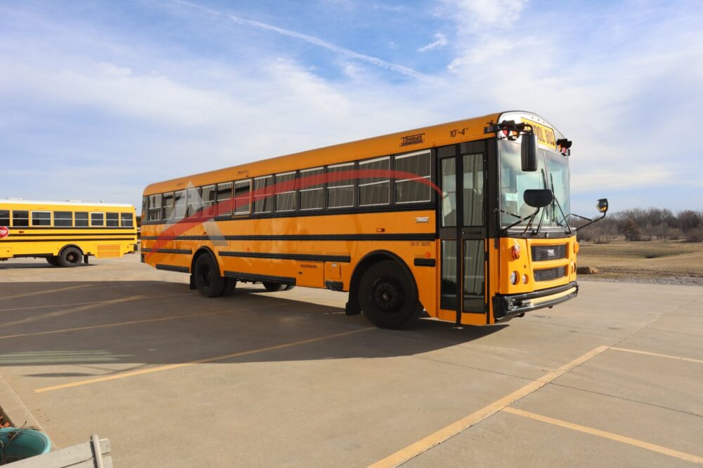 2019 Thomas Saf-T-Liner EFX 77 Passenger - 4066