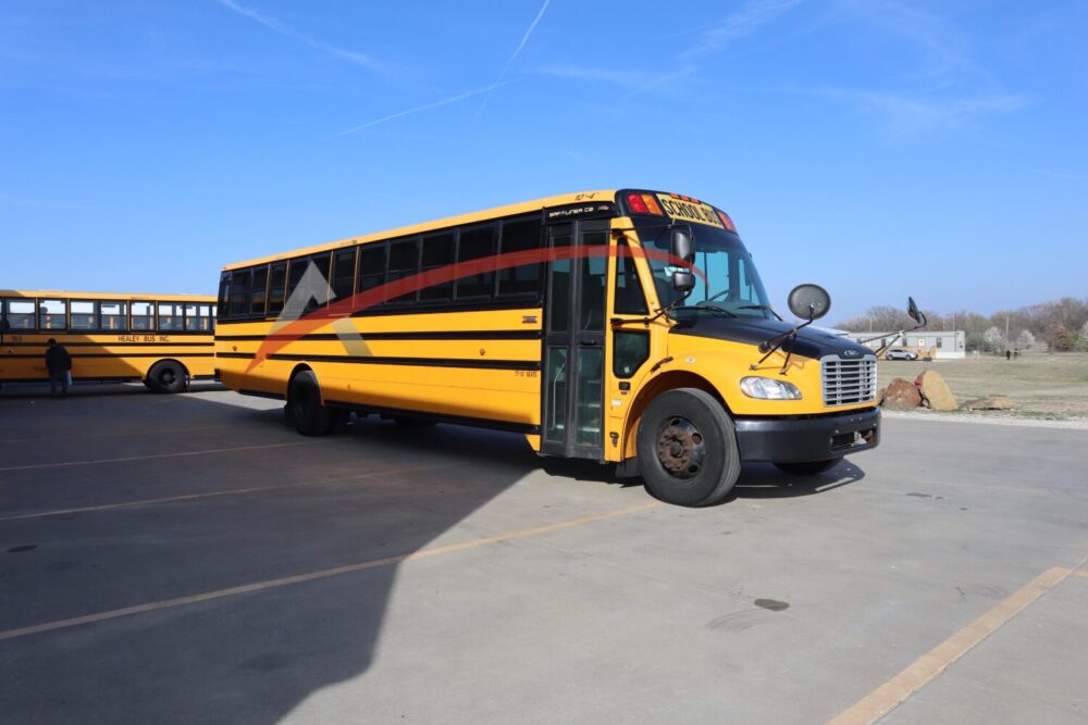 2017 Thomas Saf-T-Liner C2 77 Passenger - 4116