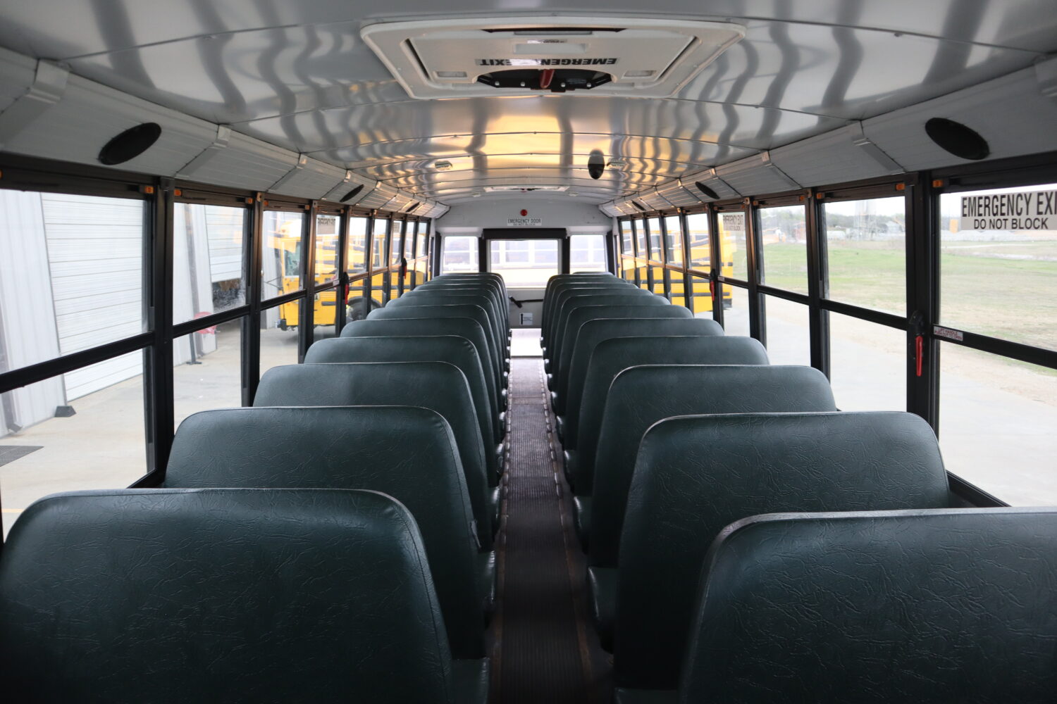 2017 Thomas Saf-T-Liner C2 77 Passenger - 4117