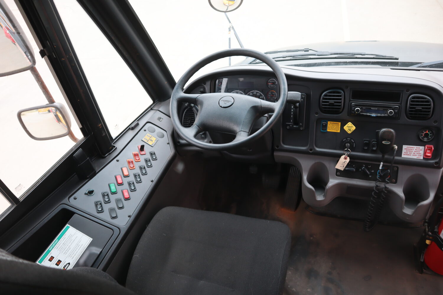 2017 Thomas Saf-T-Liner C2 77 Passenger - 4117