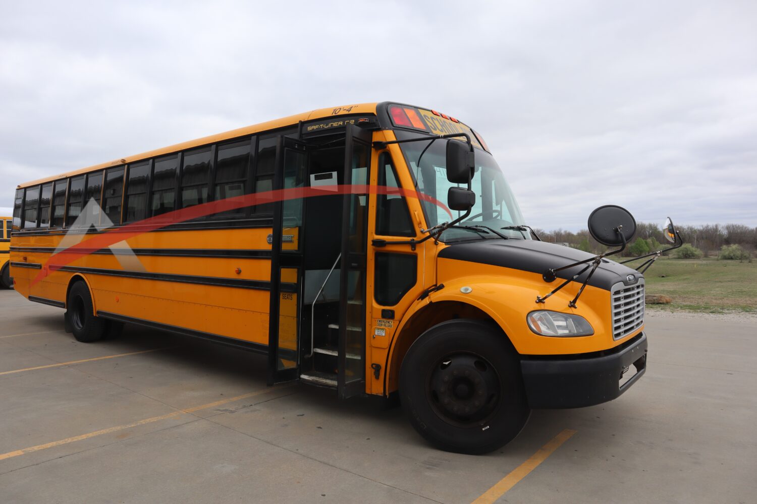 2017 Thomas Saf-T-Liner C2 77 Passenger - 4117