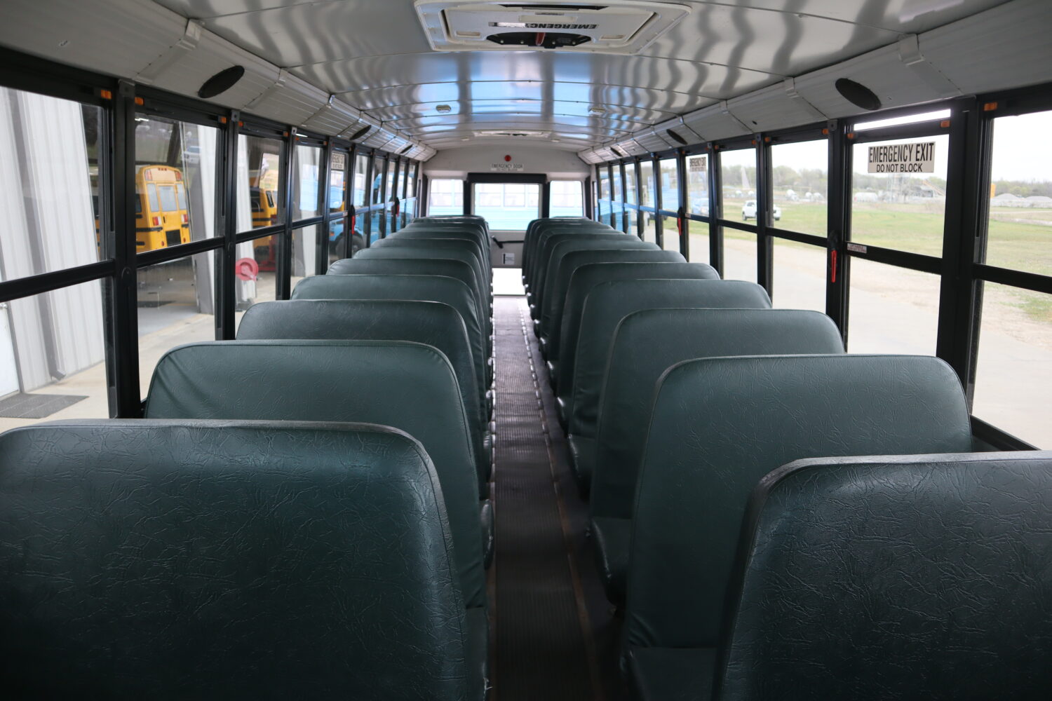 2017 Thomas Saf-T-Liner C2 77 Passenger - 4119