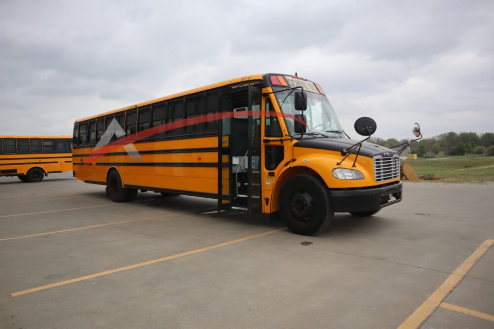 2018 Thomas Saf-T-Liner C2 77 Passenger - 4122