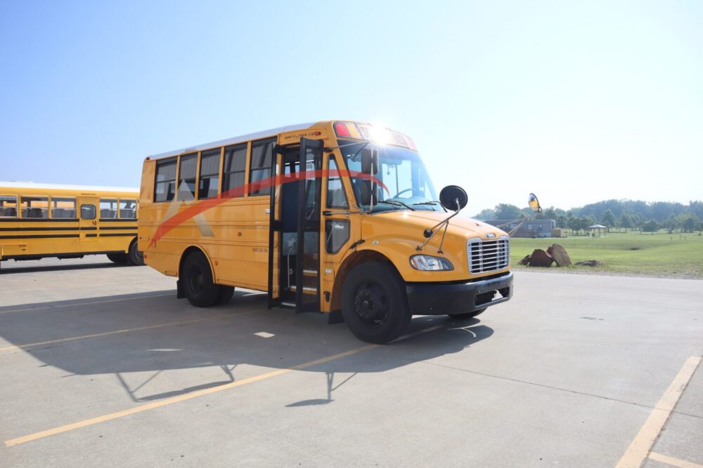 2018 Thomas Saf-T-Liner C2 35 Passenger - 4226