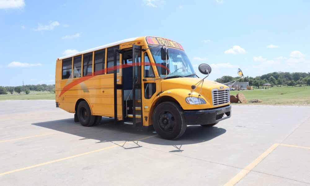 2018 Thomas Saf-T-Liner C2 35 Passenger - 4230