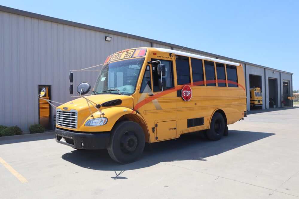 2018 Thomas Saf-T-Liner C2 35 Passenger - 4231