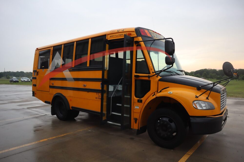 2017 Thomas Saf-T-Liner C2 21 Passenger +2 Wheelchair Station - 4260