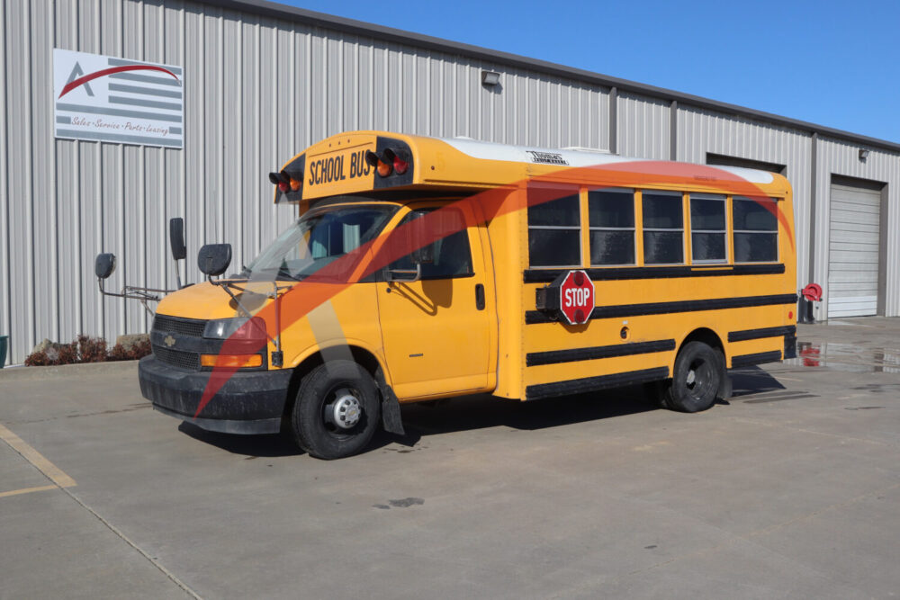 2021 Chevy Minotour 30 Passenger - 4180