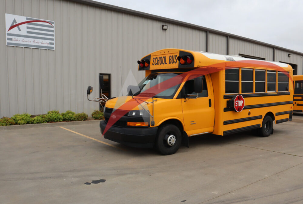 2020 Chevy Minotour 30 Passenger - 4286