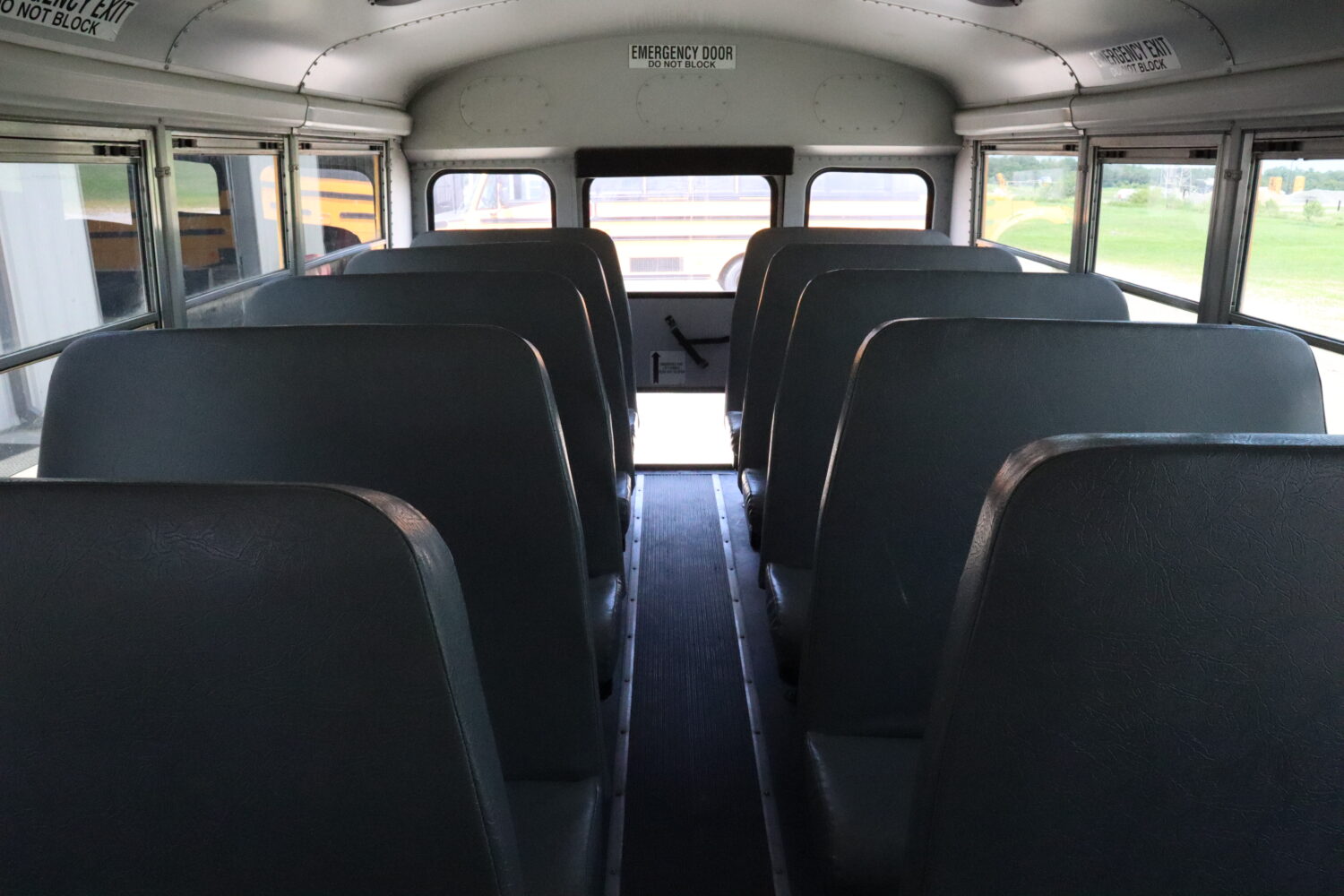 2020 Chevy Minotour 30 Passenger - 4184