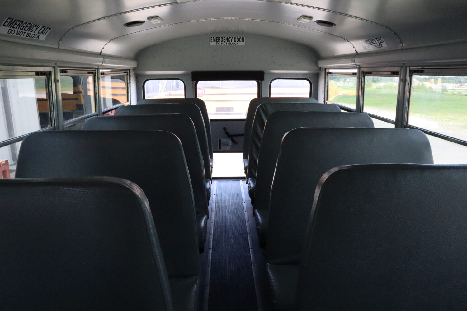 2020 Chevy Minotour 30 Passenger - 4186