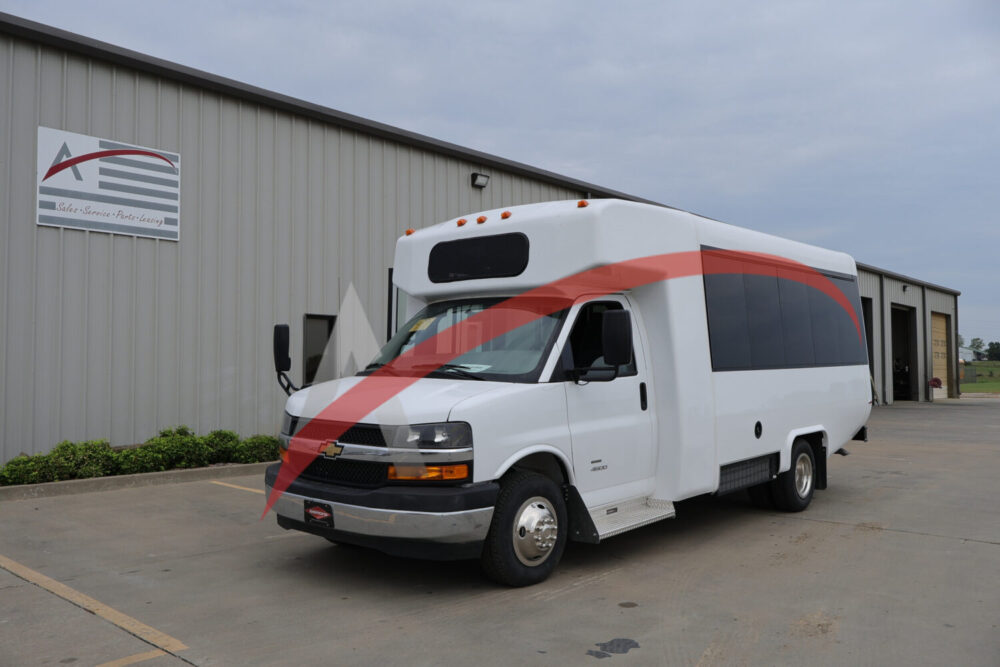 2025 American VIP PRO 14 Passenger+Rear Luggage - 4335