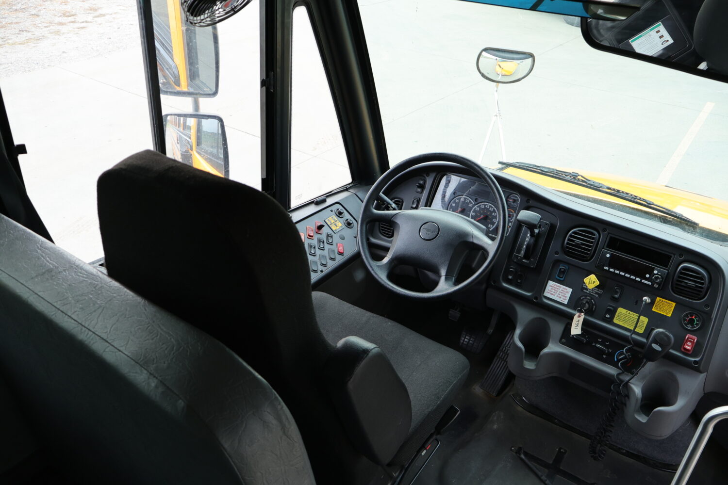 2022 Thomas Saf-T-Liner C2 77 Passenger - 4391