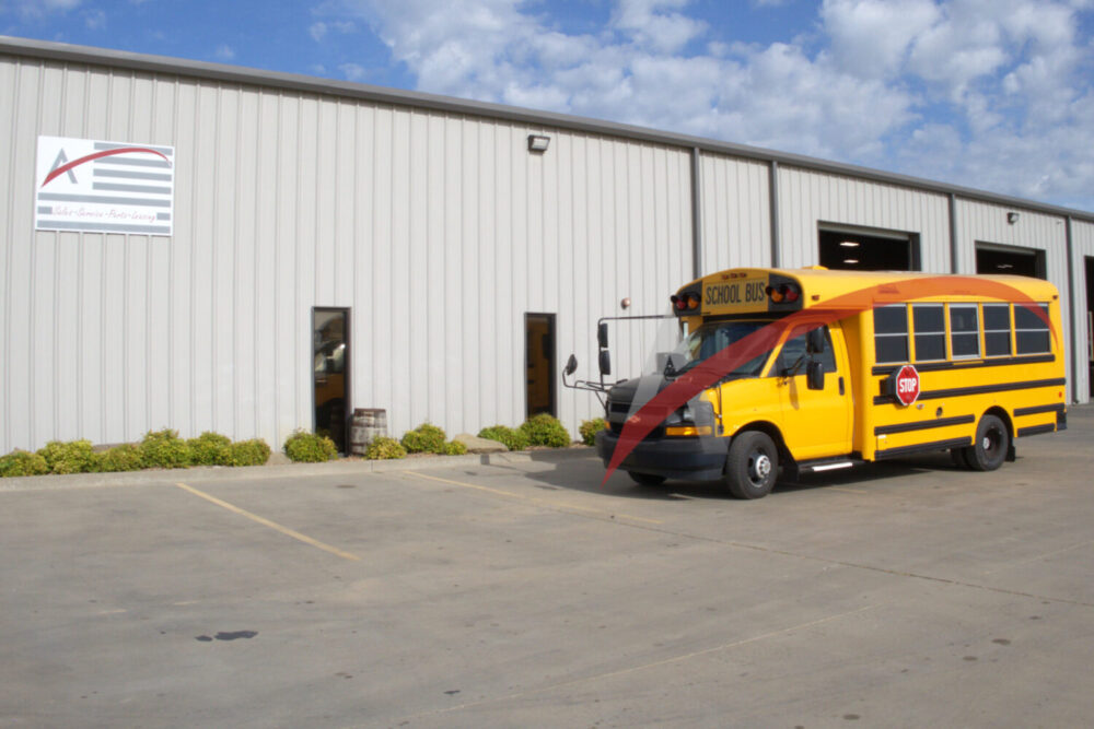 2017 GMC Minotour 12 Passenger + 2 WC - 4420