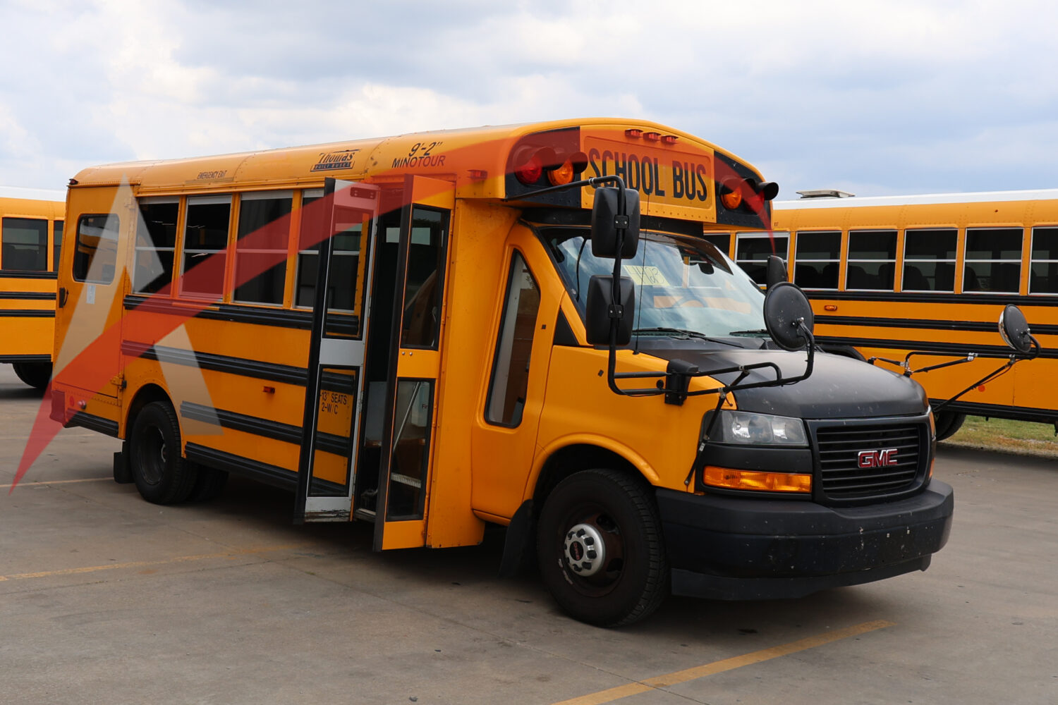 2018 GMC Minotour 12 Passenger + 2 WC- 4423