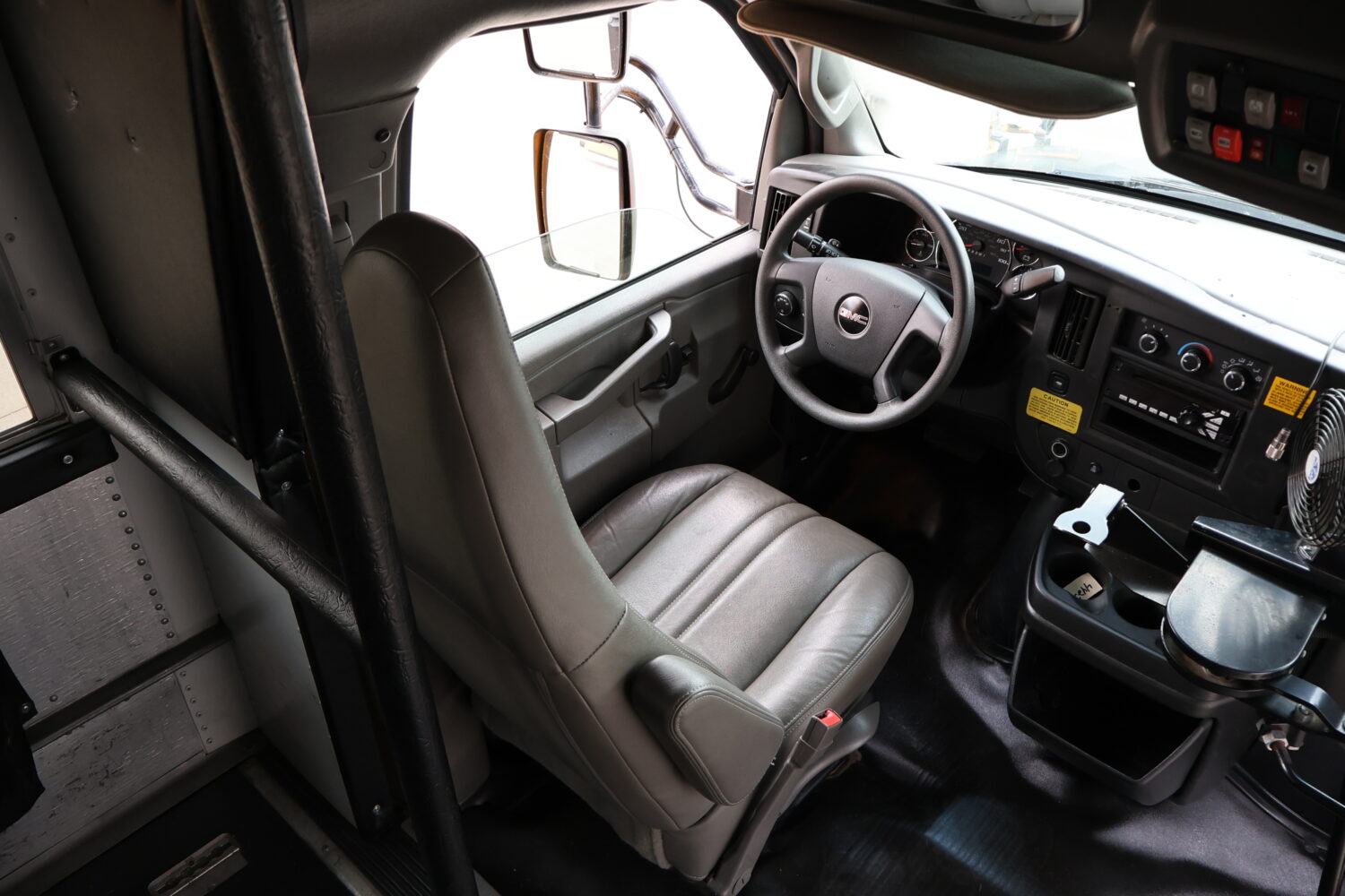 2018 GMC Minotour 12 Passenger + 2 WC- 4423