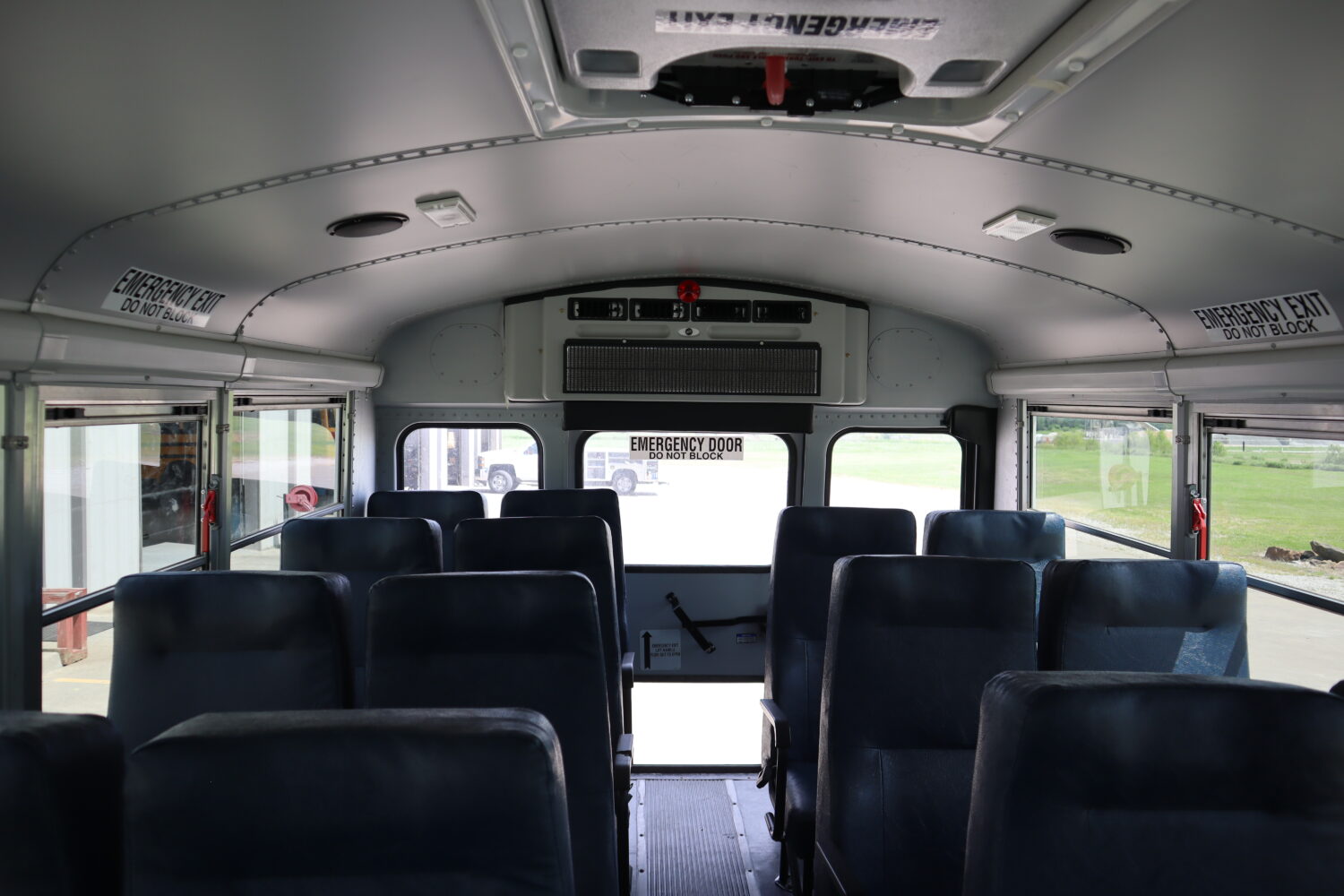 2021 Chevy Minotour 14 Passenger - 4536