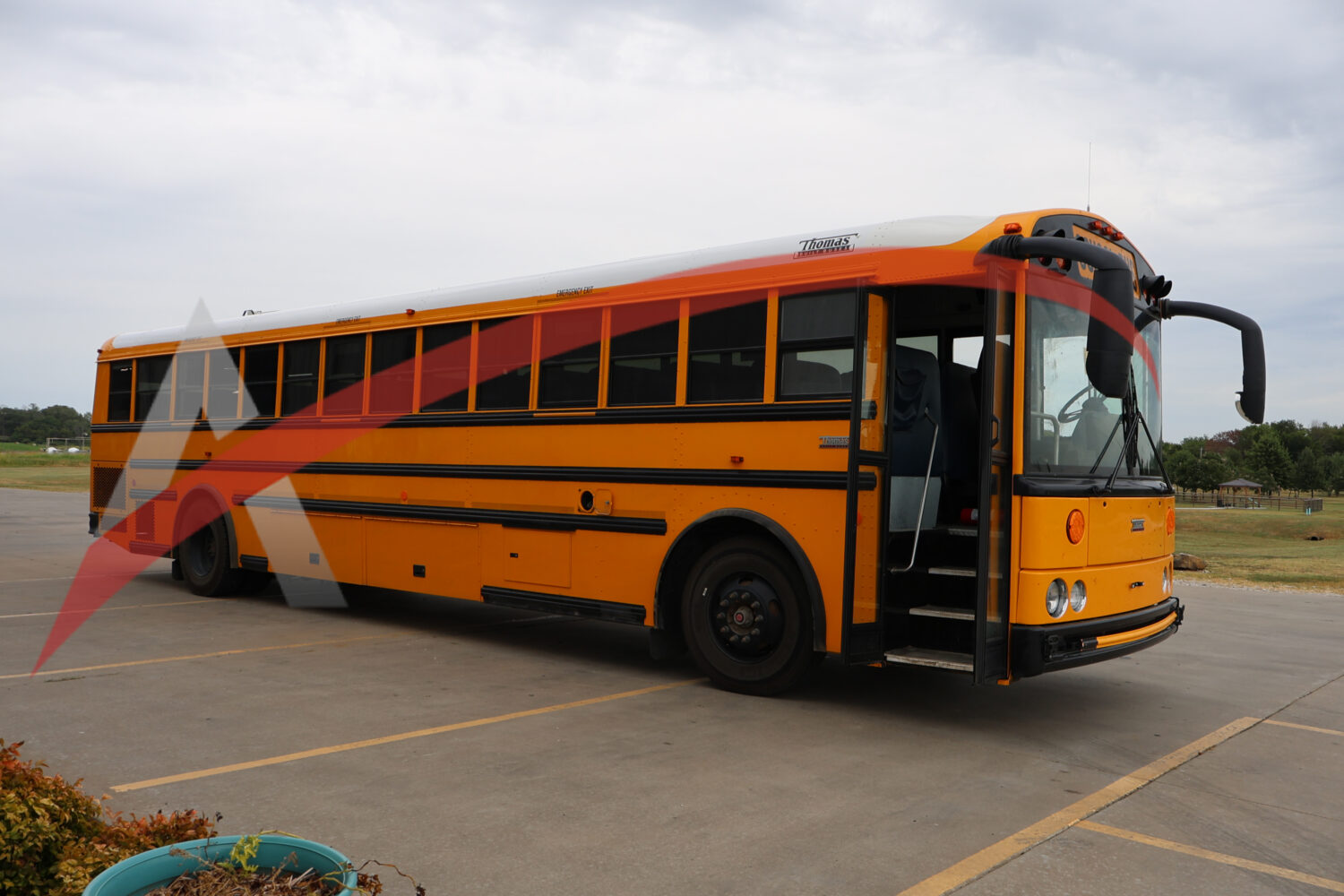 2023 Thomas Saf-T-Liner HDX 84 Passenger - 4547