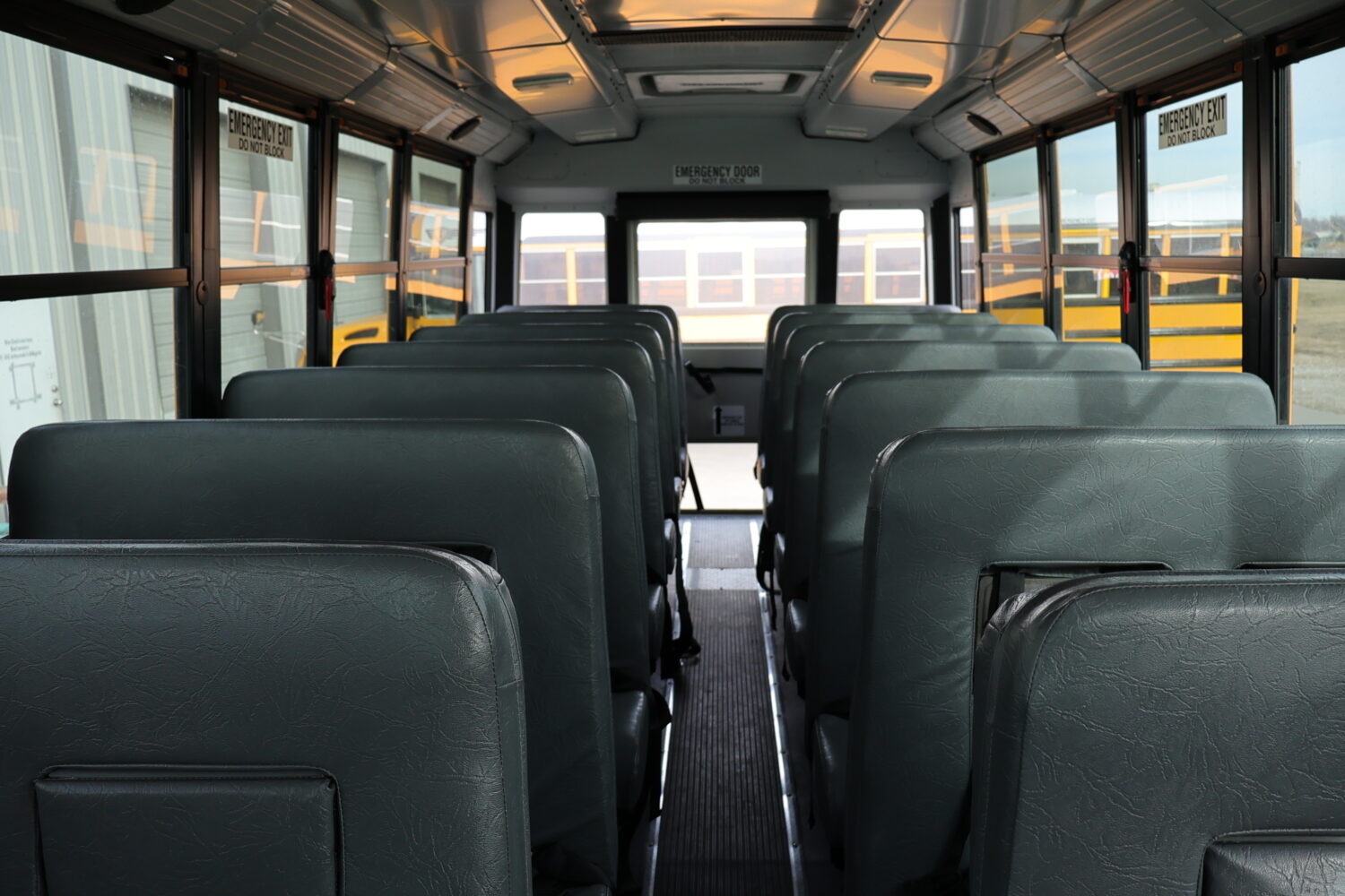 2017 Thomas Saf-T-Liner C2 42 Passenger - 4620