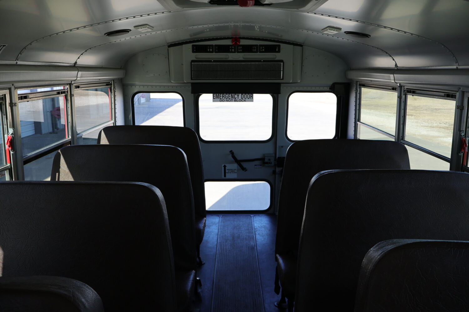 2022 Chevy Minotour 14 Passenger - 4622