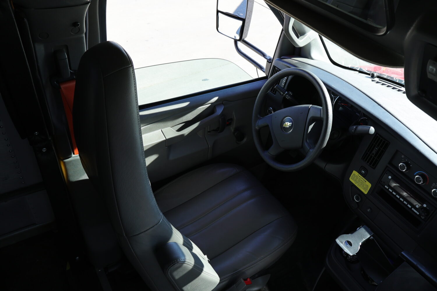 2022 Chevy Minotour 14 Passenger - 4622